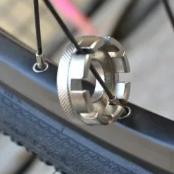 Vélo Original Clé à Rayon Universelle -Rubéna Soldes Boutique cle a rayon universelle 2