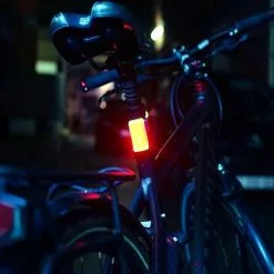 Lampe De Signalisation 2 LEDs Pour Cycliste ClipLight Wowow -Rubéna Soldes Boutique lampe de signalisation 2 leds pour cycliste cliplight wowow 3